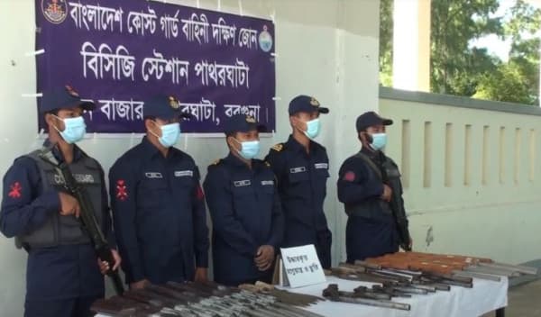 বিষখালী নদীর মোহনা থেকে অস্ত্র উদ্ধার