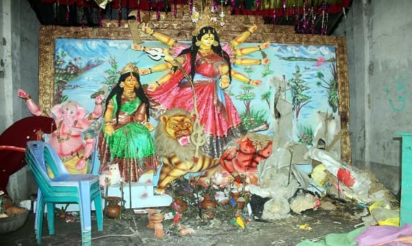 প্রতিমা ভাংচুরের অভিযোগে এক ব্যক্তি আটক
