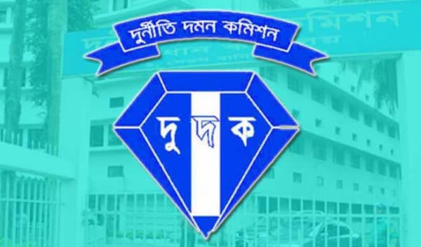 রপ্তানির আড়ালে বছরে ৬৪ হাজার কোটি টাকা পাচার, অনুসন্ধানে দুদক