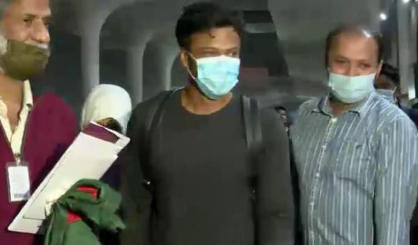 স্ত্রীর পাশে থাকতে যুক্তরাষ্ট্রের বিমান ধরলেন সাকিব