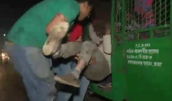 বেপরোয়া ট্রাকের কারণে দূর্ঘটনা, শ্রমিক হাসপাতালে