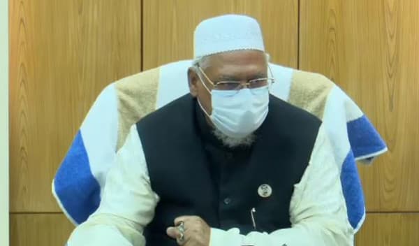বয়স্কদের হজের অনুমতি না দিলে মেনে নিতে হবে: ধর্ম প্রতিমন্ত্রী