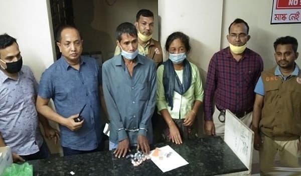 স্বামীর পেটে আর স্ত্রীর অন্তর্বাসে মিললো ২৯শ' পিস ইয়াবা