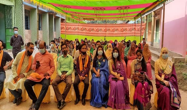 প্রত্যন্ত গ্রামে নারীদের প্রশিক্ষণ কেন্দ্র