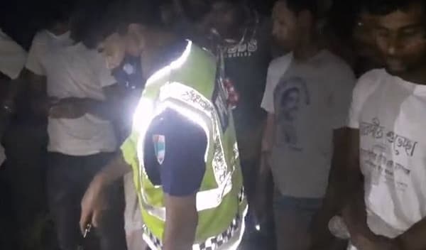 টাকা ছিনিয়ে নিয়ে নারীকে হত্যা