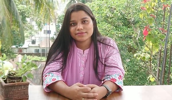 'নয়া দামান' গানটি গেয়েছেন সিলেটের তোশিবা