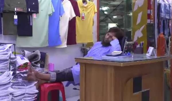 বেচাকেনা নেই কেরানীগঞ্জের তৈরি পোশাক পল্লিতে