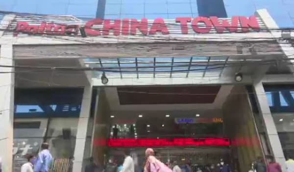 স্বাস্থ্যবিধি না মানায় পল্টনের চায়না টাউন মার্কেট সাময়িক বন্ধ
