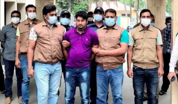 ভোলায় মাথা বিচ্ছিন্ন করে ভাইদের হত্যাকারী ভাড়াটে খুনি গ্রেপ্তার 