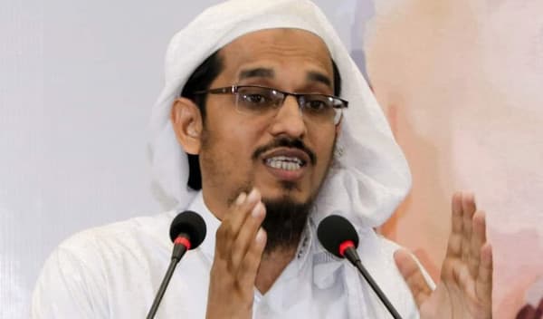 জঙ্গি সংগঠন লস্কর-ই-তৈয়বার সঙ্গে যোগসূত্র আছে মুফতি হারুন ইজহারের
