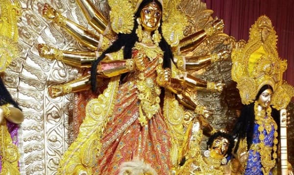 ৫০ কেজি স্বর্ণে তৈরি দুর্গা প্রতিমা