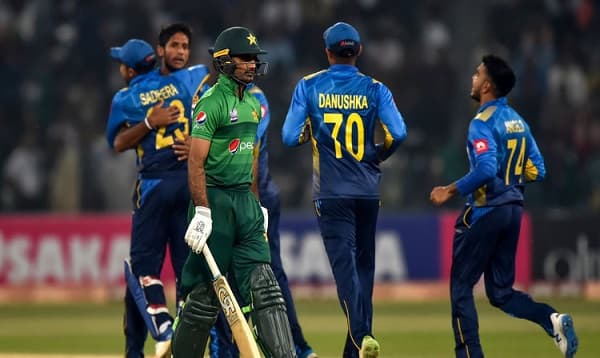 নিজেদের মাটিতে হোয়াইট ওয়াশ পাকিস্তান