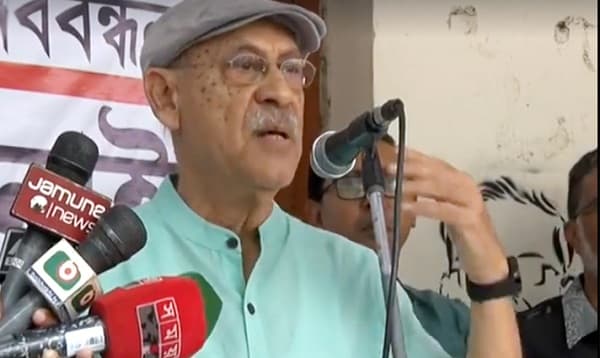ভিসির তীব্র সমালোচনা করলেন আবুল হায়াত