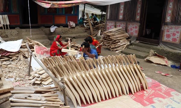 ক্রিকেট ব্যাট তৈরি করে কর্মসংস্থান হাজারো মানুষের