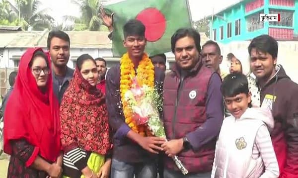 বীরের বেশে কুড়িগ্রামে ফিরলেন শাহীন আলম