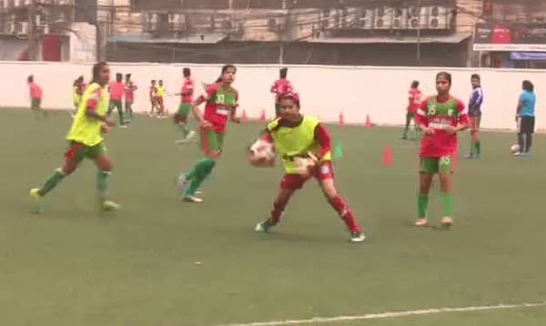 আবারো পেছালো নারী ফুটবল লিগ শুরুর তারিখ