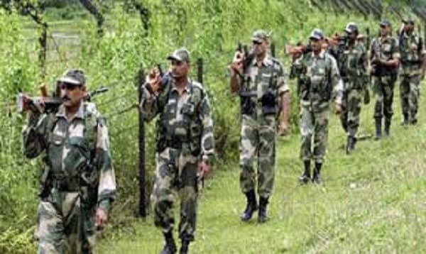 বিএসএফের গুলিতে বাংলাদেশি যুবক আহত