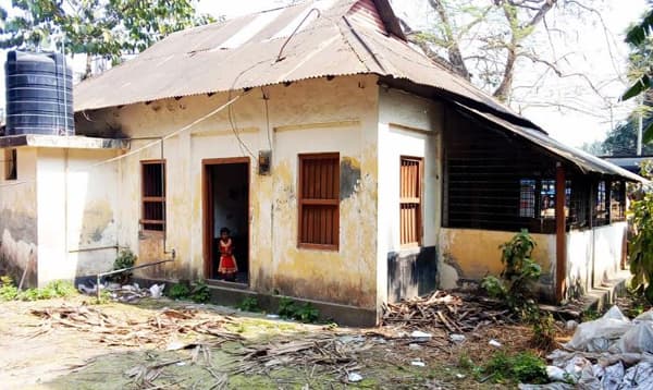 ঔষধ নেই, ডাক্তার নেই, ফিরে যাচ্ছে রোগীরা