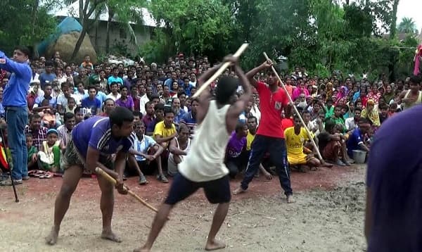 ঐতিহ্যিবাহী লাঠি খেলা; হাজারও মানুষের ঢল