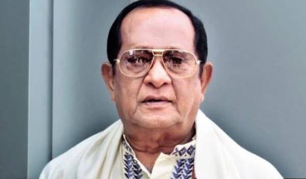 রাজার সিংহাসন ছেড়ে যাওয়ার তিন বছর