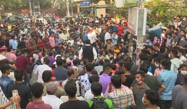 বঙ্গবন্ধুর ভাস্কর্য অপসারণ দাবিকারী হেফাজত নেতাকে প্রতিরোধের ঘোষণা