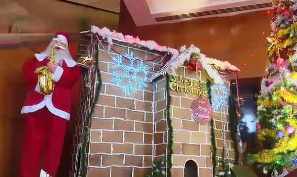 পাঁচতারকা হোটেলে বড়দিনের বিশেষ আয়োজন