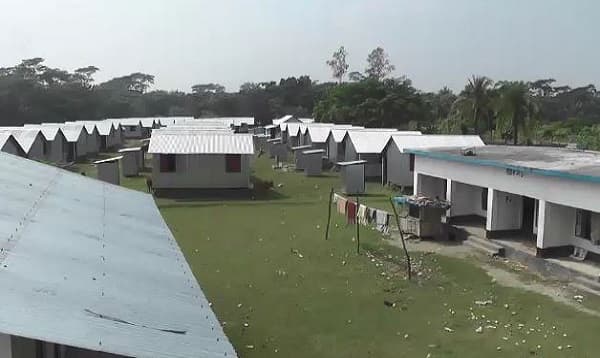 কয়েক মাসেই বেহাল পটুয়াখালীর গুচ্ছগ্রাম প্রকল্পের বাড়ি