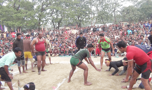 হাডুডু খেলা দেখতে জনতার ঢল
