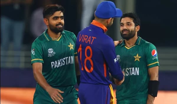 ভারতকে ১০ উইকেটে হারাল পাকিস্তান