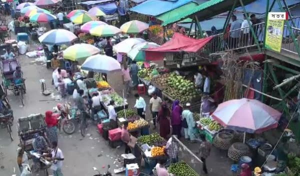 অবৈধ দখলে সংকীর্ণ সাভার ও আশুলিয়ার মহাসড়ক