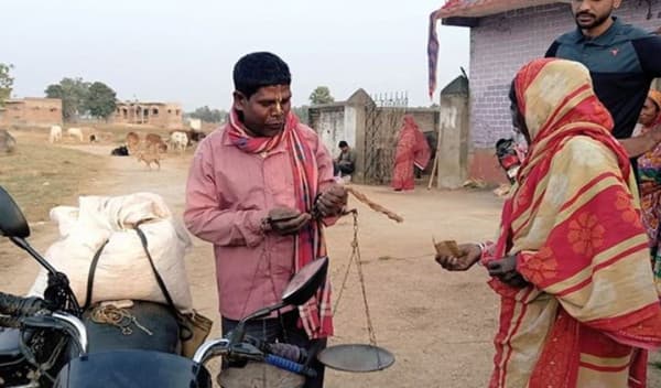 ‘কাঁচা বাদাম’ গানের গায়ক ভুবনের গল্প