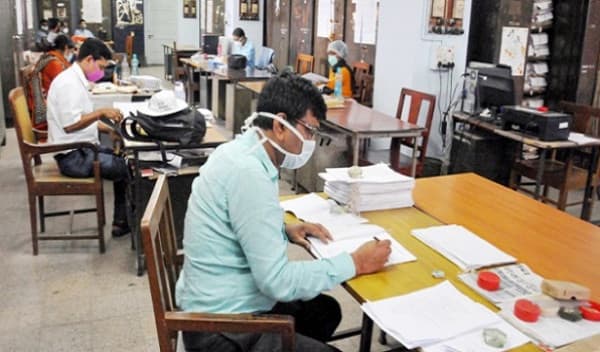 COVID Rise: 'Running offices with half manpower' begins