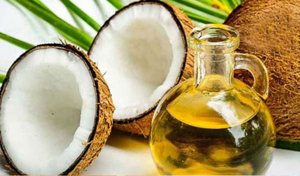 নারকেল তেল বেশি ব্যবহারে ক্ষতি হয় ত্বকের