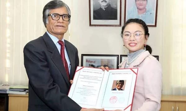 চীনের ‘শ্রেষ্ঠ কবি’ পুরস্কার পেলেন ঢাবি উপ-উপাচার্য