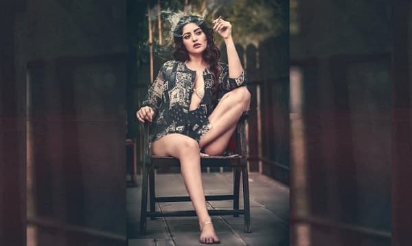 এবার সিগারেট হাতে পরিমণি