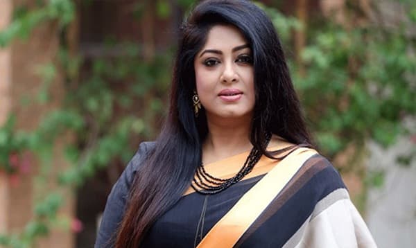 ৪৬ বছরে পা রাখলেন প্রিয়দর্শিনী মৌসুমী
