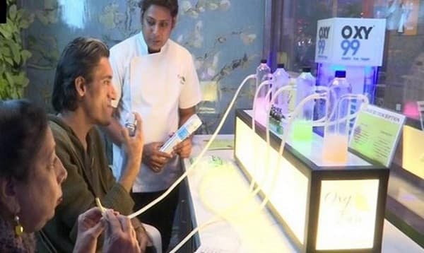 দিল্লীর বায়ুদূষণ: সমাধান অক্সিজেন বার?