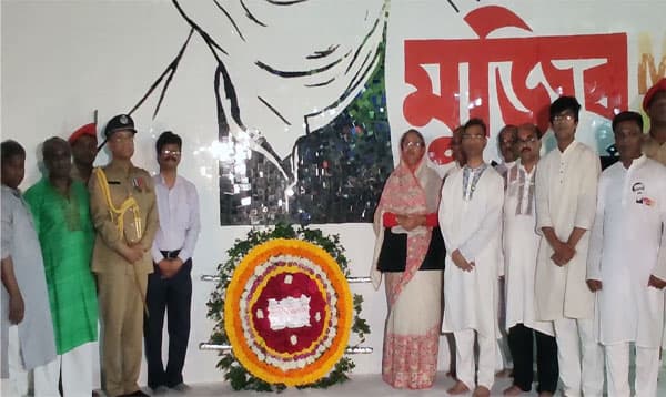 করোনাভাইরাস সংক্রমণরোধে অপ্রয়োজনে বাহিরে বের হবেন না : শিক্ষামন্ত্রী দীপু মনি