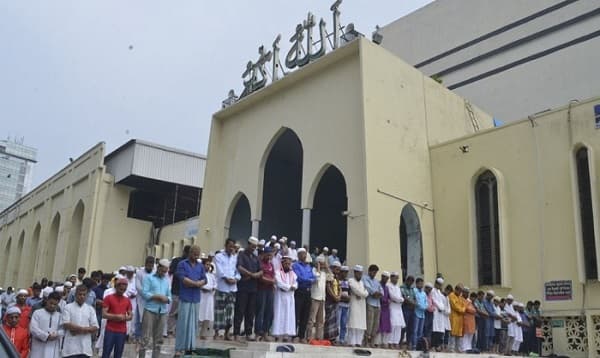 'জুমার নামাজের সুন্নত ও নফল বাসা থেকে পড়ে আসুন'