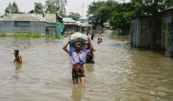 বন্যা, নদীর ভাঙনে দুর্ভোগে গাইবান্ধার চরাঞ্চলের মানুষ