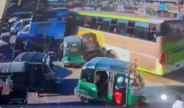 টাঙ্গাইলে পৃথক সড়ক দুর্ঘটনায় দুই নারী নিহত