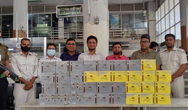 উন্নত ব্রান্ডের ৫০০ প্যাকেট চুরুট আটক