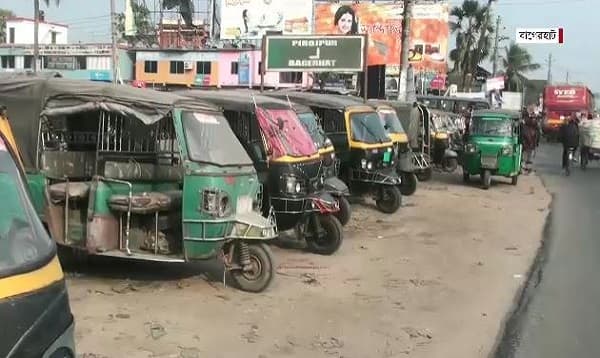 চলছে অবৈধ যানবাহন, বাড়ছে দুর্ঘটনা