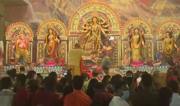 আজ মহানবমী, ভক্তদের মনে বিষাদের ছায়া