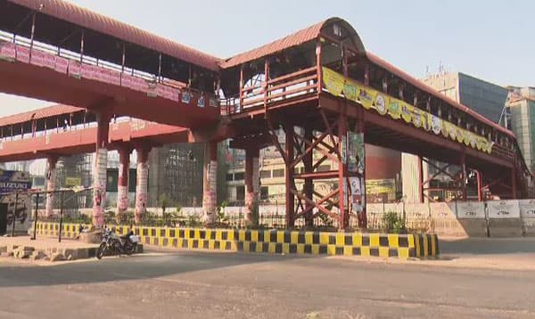 সাধারণ ছুটিতে ফাঁকা ঢাকা, ছেটানো হচ্ছে জীবাণুনাশক