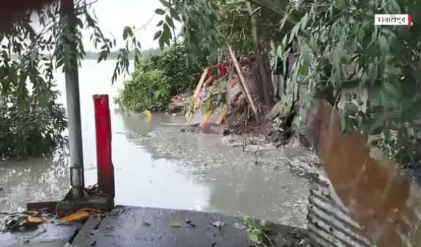 মাদারীপুর শহর রক্ষা বাঁধে ২০ মিটার ধস, আতঙ্কে স্থানীয়রা