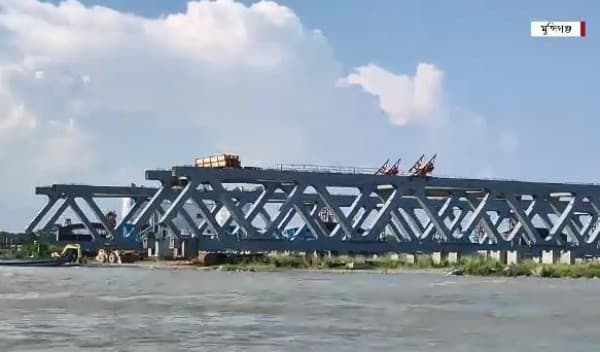 শিমুলিয়া-কাঠালবাড়ী নৌরুটে ফেরি চলাচল শুরু  