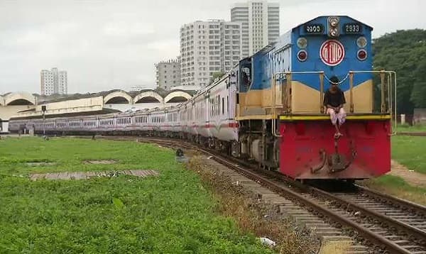 ট্রেনের সময়সূচি পরিবর্তন, আগামীকাল থেকে নতুন সূচি কার্যকর