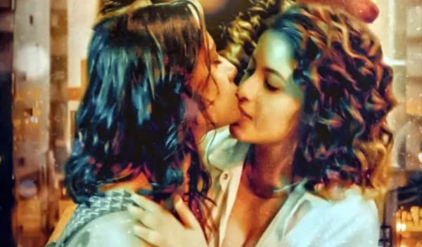 পাঁচ নারীর এক পুরুষ! রমরমা যৌনতায় ওয়েব সিরিজ ‘দেবাঞ্জন’