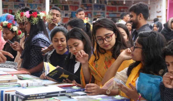 বইমেলার ১৮তম দিন আজ, ছুটির দিন সকালে শিশু প্রহর